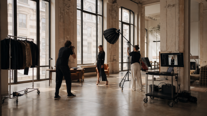 Location per shooting fotografici e riprese video a Milano: come scegliere lo spazio giusto per set, luce e logistica